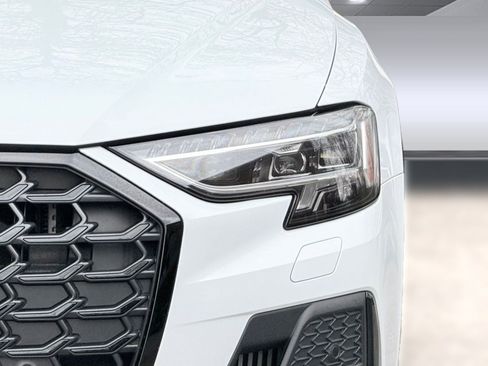 Used 2022 Audi S8 image 11