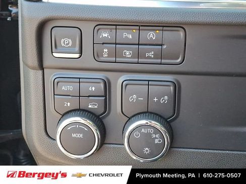 Certified 2025 Chevrolet Suburban LT AWD/4WD image 27