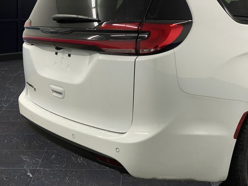New 2026 Chrysler Pacifica Select w/ S Appearance Package FWD image 35