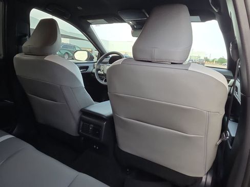 Certified 2025 Toyota Camry SE w/ Convenience Package FWD image 16