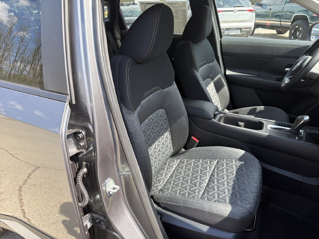 Certified 2026 Nissan Kicks SV w/ SV Premium Package AWD/4WD image 20