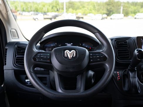 Used 2025 RAM ProMaster 2500 w/ Convenience Group FWD image 26