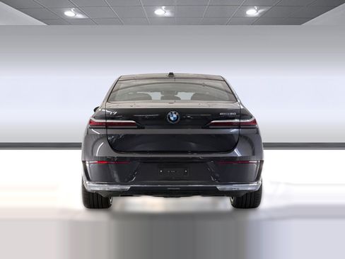 Used 2026 BMW i7 eDrive50 RWD image 9