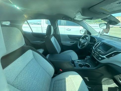 Used 2023 Chevrolet Equinox LS FWD image 9