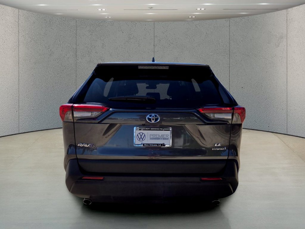 Used 2024 Toyota RAV4 LE AWD/4WD image 4