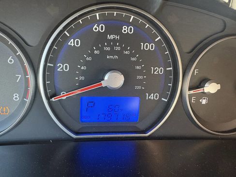 Used 2011 Hyundai Santa Fe GLS image 24