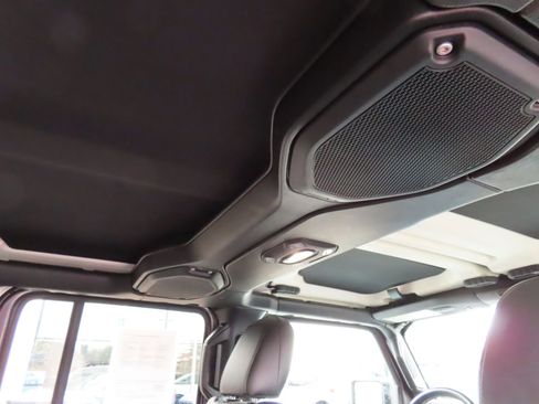 Used 2018 Jeep Wrangler Unlimited Sahara w/ LED Lighting Group image 34