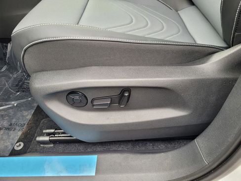 New 2026 Volkswagen Tiguan SE R-Line FWD image 16