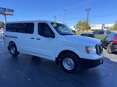 Used 2018 Nissan NV 3500 S image 7
