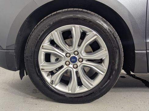 Used 2020 Ford Edge Titanium FWD image 9