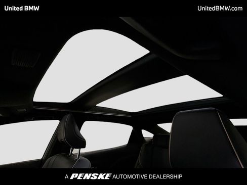 Used 2023 Toyota Crown Limited image 11