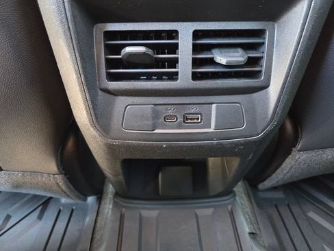 Used 2026 Chevrolet Colorado Z71 w/ Technology Package AWD/4WD image 16