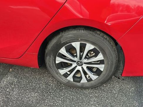 Used 2022 Toyota Prius Prime LE image 30