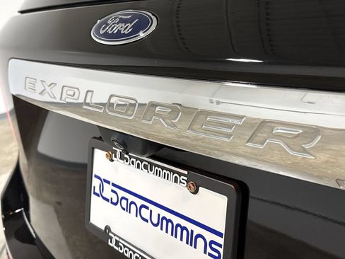 Used 2022 Ford Explorer 4WD image 25
