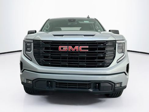Used 2024 GMC Sierra 1500 Elevation AWD/4WD image 2