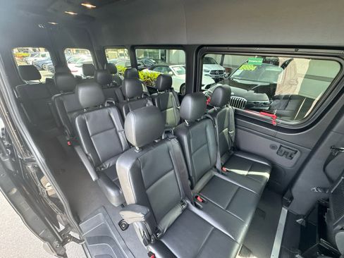 Used 2021 Mercedes-Benz Sprinter 2500 image 8