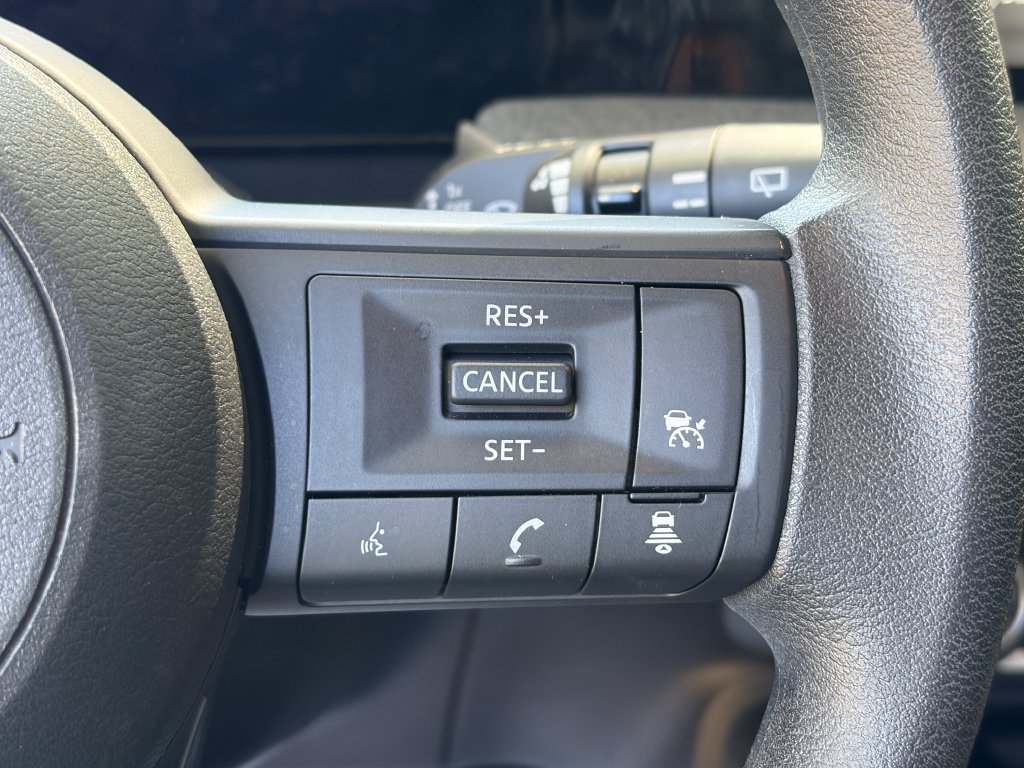 Used 2025 Nissan Kicks SV FWD image 17