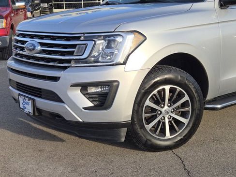 Used 2018 Ford Expedition Max XLT w/ Equipment Group 202A image 2