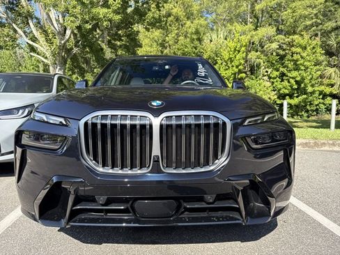 Used 2026 BMW X7 xDrive40i w/ Executive Package AWD/4WD image 2
