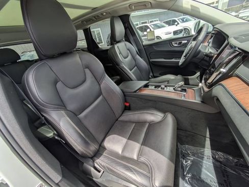 Certified 2023 Volvo XC60 B5 Ultimate w/ Protection Package Premier FWD image 30