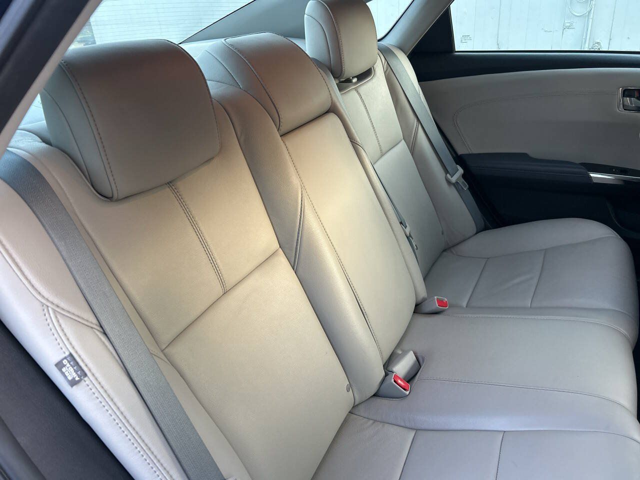 Used 2015 Toyota Avalon XLE w/ Preferred Accessory Package FWD image 19
