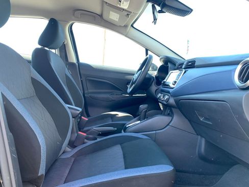 Used 2025 Nissan Versa SV image 35