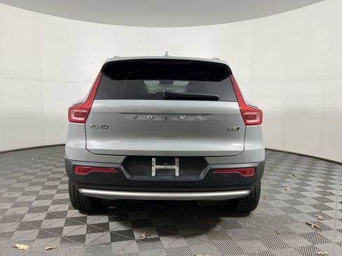 Certified 2025 Volvo XC40 B5 Plus image 9
