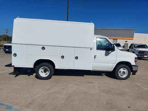 New 2026 Ford E-350 and Econoline 350 Super Duty w/ Power Equipment Group RWD image 9