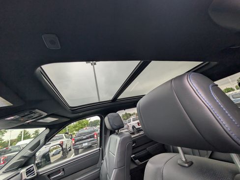 Used 2024 Toyota Tundra Platinum AWD/4WD image 19