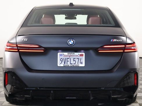 Used 2025 BMW i5 M60 w/ Premium Package image 5