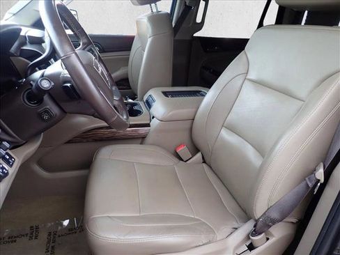 Used 2017 GMC Yukon SLT w/ Premium Edition image 13