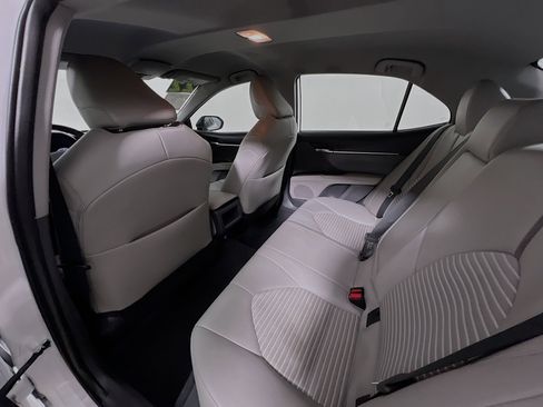 Used 2022 Toyota Camry SE image 29