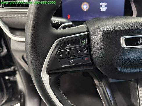 Used 2023 Jeep Grand Cherokee L Laredo image 21