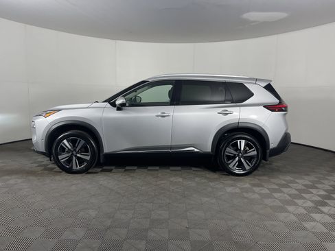 Used 2022 Nissan Rogue SL w/ SL Premium Package image 3