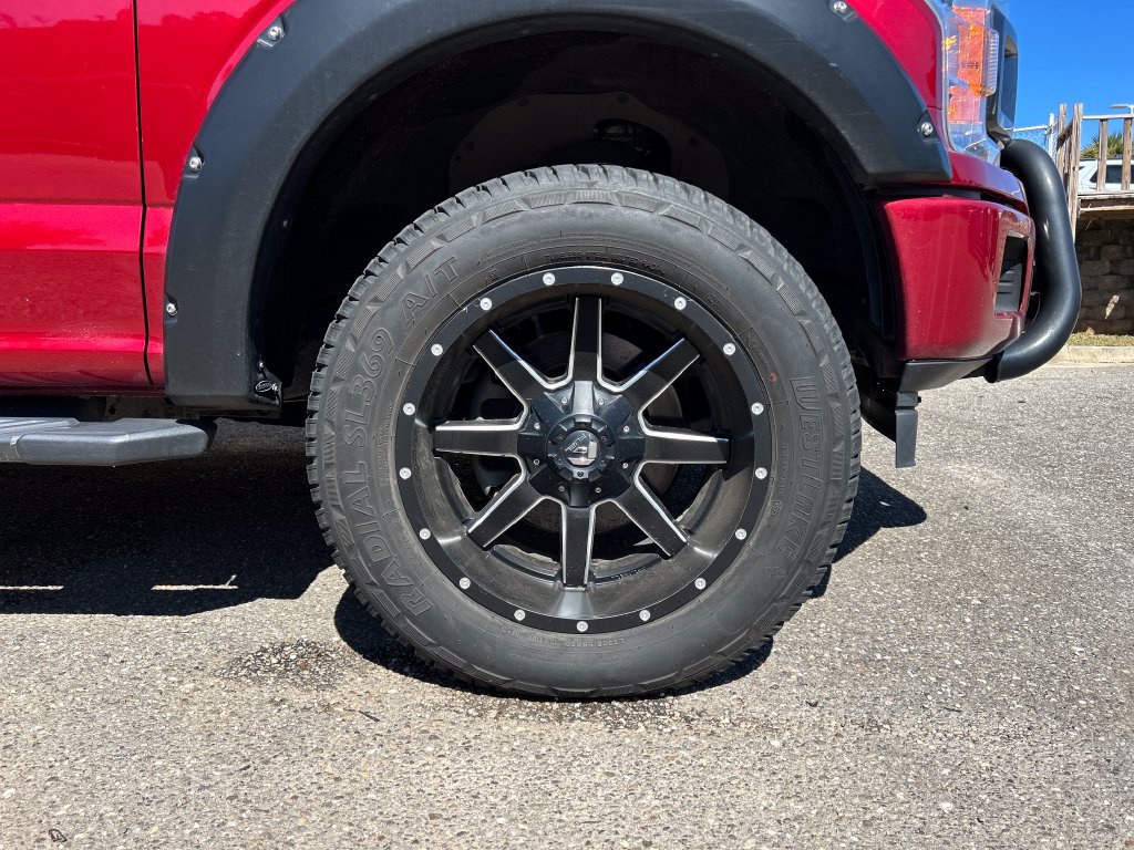 Used 2018 Ford F150 XLT w/ Equipment Group 302A Luxury AWD/4WD image 7