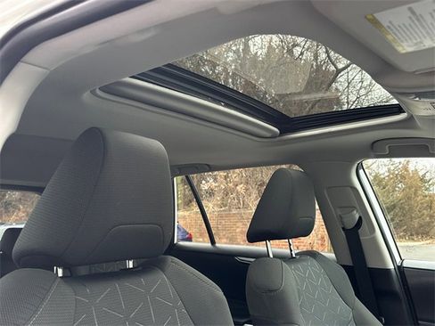 Used 2022 Toyota RAV4 XLE image 12