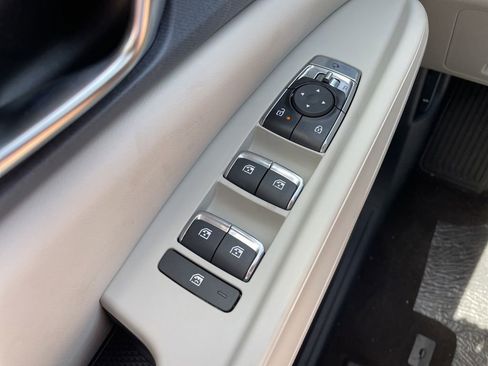 New 2026 Kia Carnival EX FWD image 25