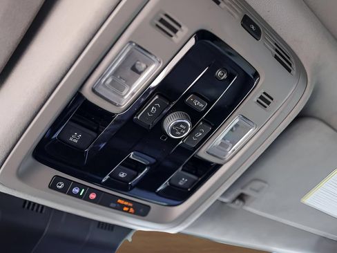 Used 2025 Cadillac Escalade Sport Platinum AWD/4WD image 20