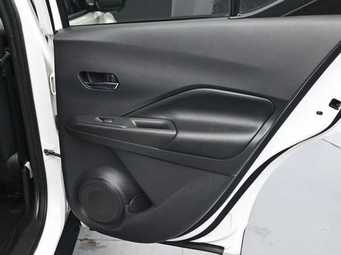 Used 2020 Nissan Kicks SR w/ SR Premium Package FWD image 13