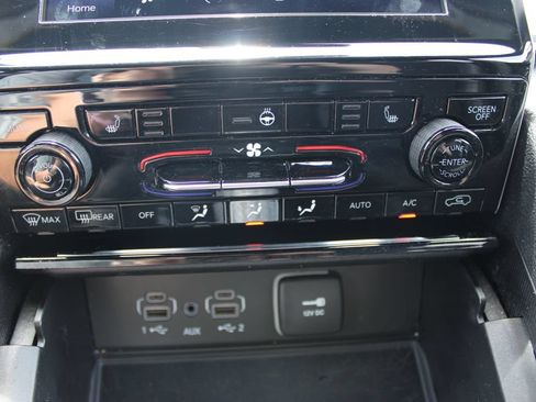 Used 2024 Jeep Grand Cherokee Altitude AWD/4WD image 47