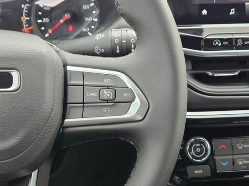 New 2026 Jeep Compass Latitude image 11