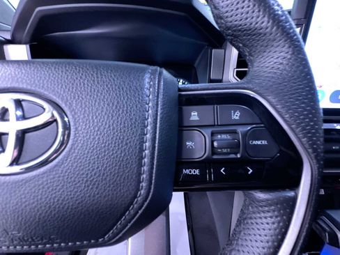 Used 2022 Toyota Tundra Limited AWD/4WD image 13