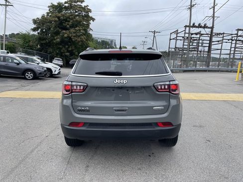 Used 2024 Jeep Compass Latitude AWD/4WD image 4