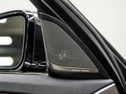 Used 2023 BMW 530i xDrive w/ Premium Package image 32