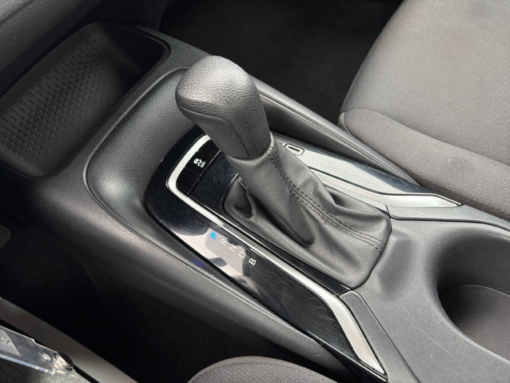 Used 2024 Toyota Corolla LE FWD image 28