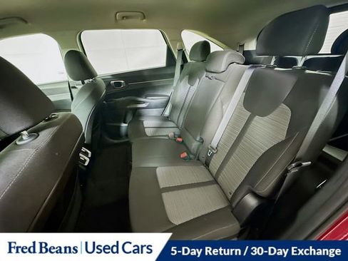 Used 2022 Kia Sorento LX image 25