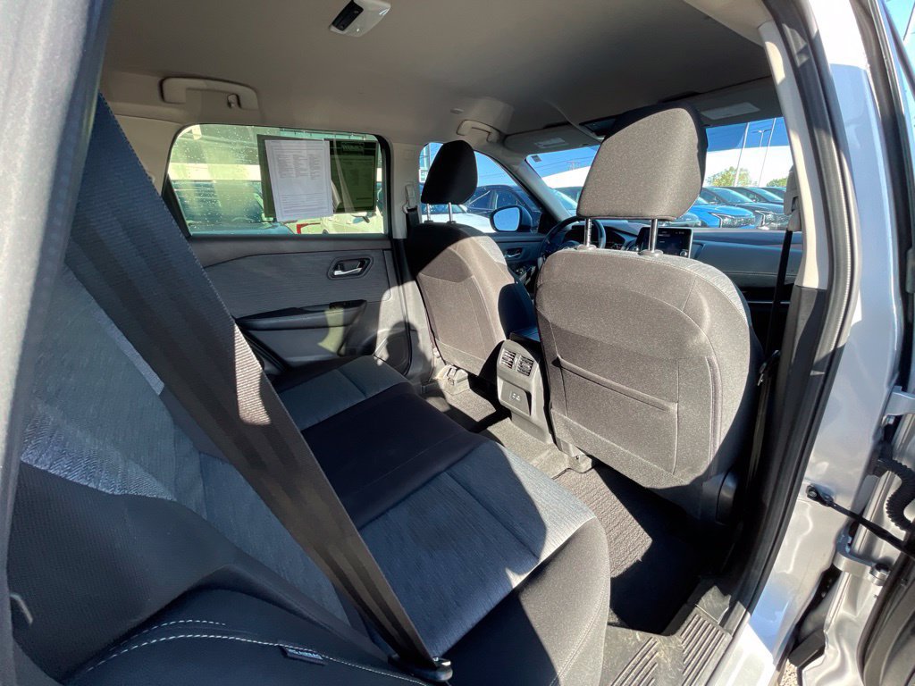 Used 2023 Nissan Rogue SV FWD image 27