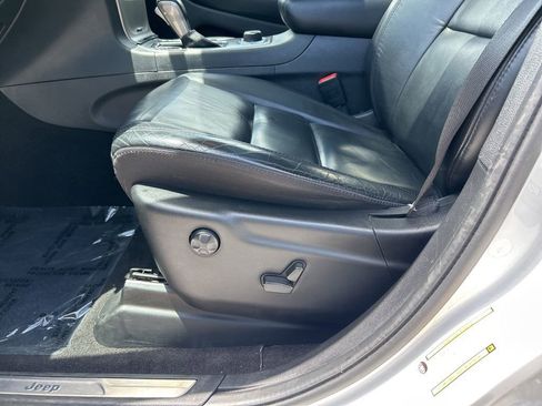 Used 2022 Jeep Grand Cherokee Limited image 10