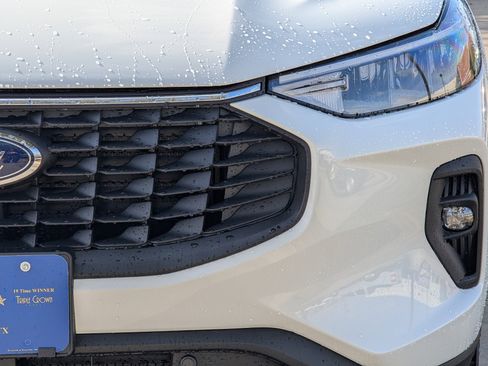 New 2026 Ford Escape SE image 8