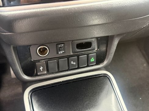 Used 2020 Mitsubishi Outlander SE FWD image 26